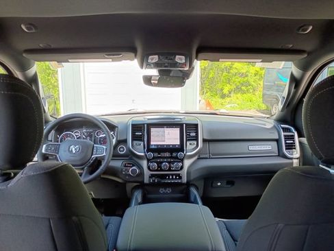 New 2026 RAM 1500 4x4 Crew Cab image 9
