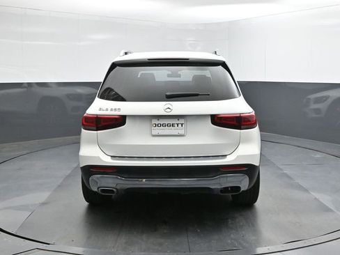 Used 2023 Mercedes-Benz GLB 250 w/ Premium Package image 5