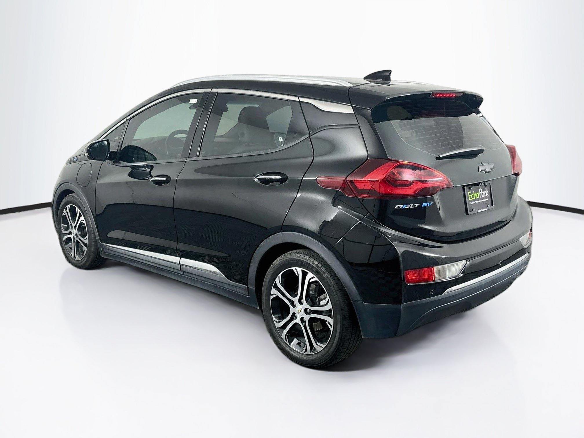 Used 2017 Chevrolet Bolt Premier w/ Driver Confidence II Package FWD image 5