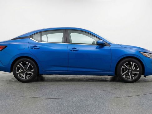 Used 2025 Nissan Sentra SV FWD image 11