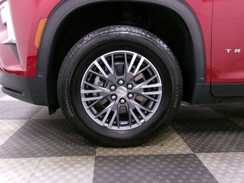 Used 2024 Chevrolet Traverse LT w/ LPO, Floor Liner Package FWD image 18