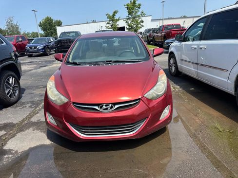Used 2013 Hyundai Elantra GLS w/ Preferred Pkg FWD image 5