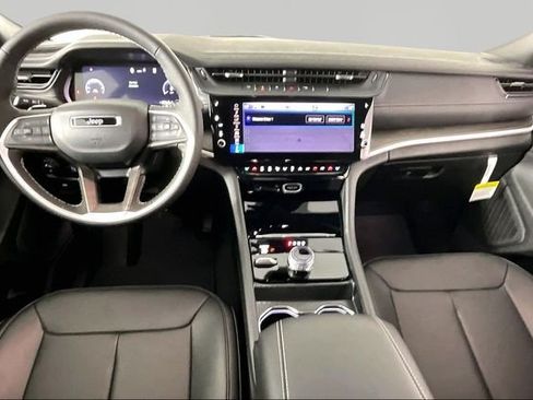 New 2026 Jeep Grand Cherokee L Limited w/ Limited Altitude Package AWD/4WD image 6
