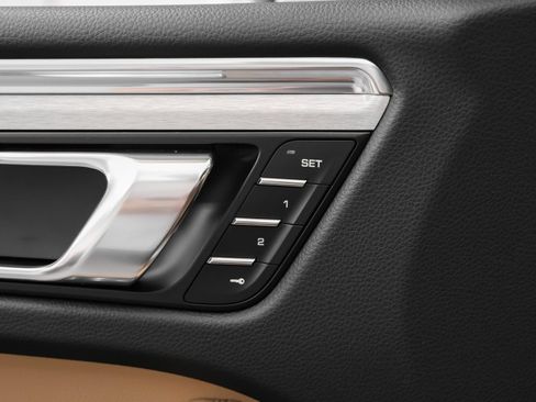 Certified 2026 Porsche Macan AWD/4WD image 25