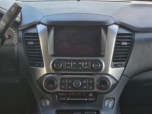 Used 2019 Chevrolet Suburban LT RWD image 11