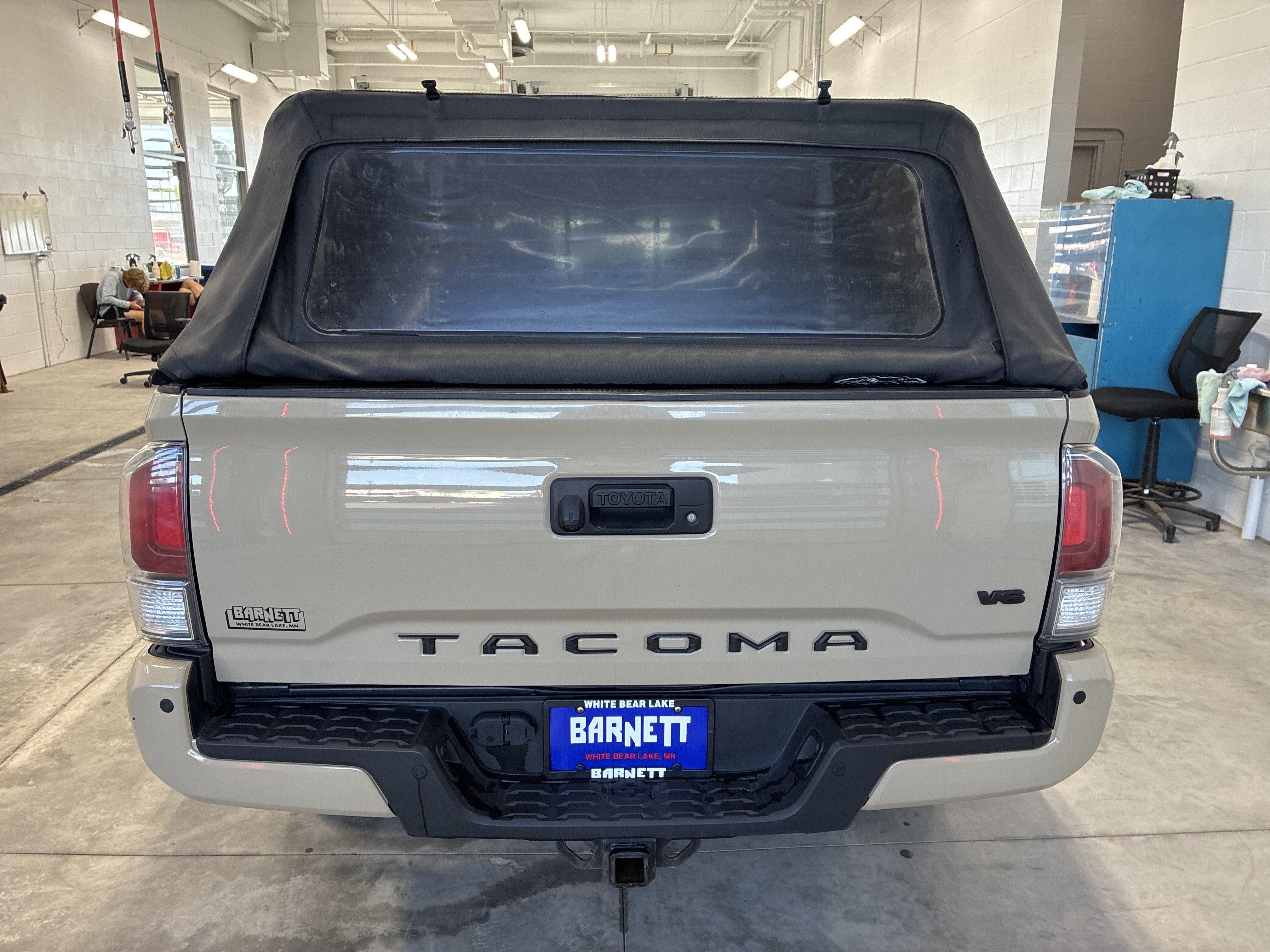 Used 2020 Toyota Tacoma TRD Off-Road w/ Technology Package AWD/4WD image 7