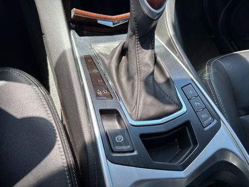 Used 2016 Cadillac SRX Luxury w/ Driver Awareness Package FWD image 16