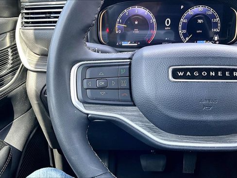 Certified 2024 Jeep Wagoneer L Series II w/ Flexible Seating Group RWD image 6