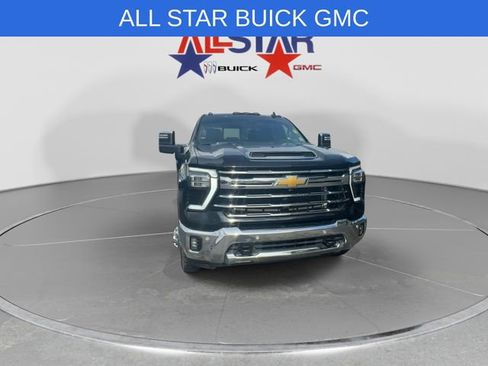 Used 2024 Chevrolet Silverado 3500 LTZ w/ LTZ Plus Package AWD/4WD image 2