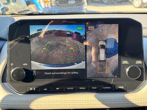 Used 2023 Nissan Rogue SL w/ SL Premium Package image 25