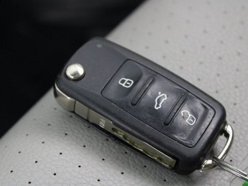 Used 2019 Volkswagen Passat 2.0T Wolfsburg w/ Wheels & Sunroof Package image 28