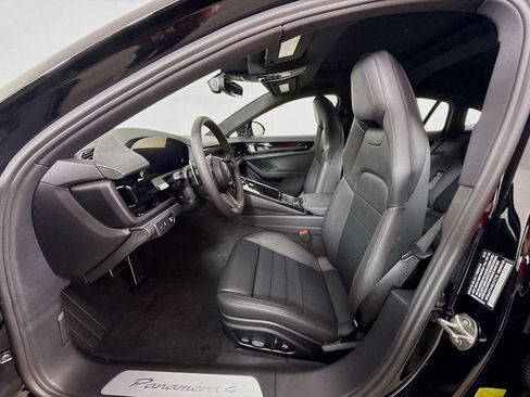 New 2025 Porsche Panamera 4 image 5