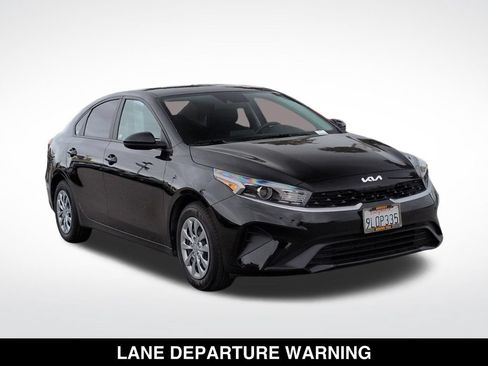 Used 2024 Kia Forte LX FWD image 2