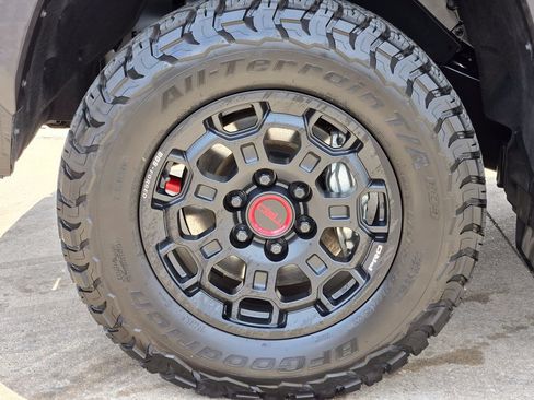 Used 2025 Toyota Tundra TRD Pro w/ Tow Tech Package AWD/4WD image 15