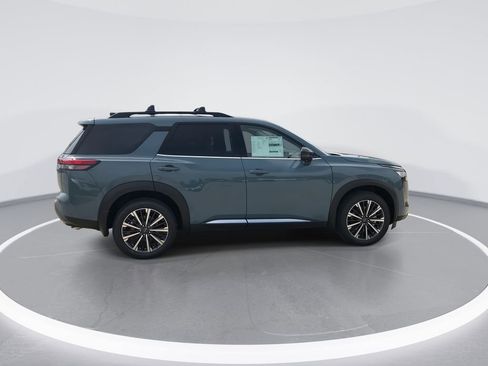New 2026 Nissan Pathfinder Platinum AWD/4WD image 9