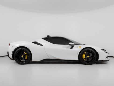 Used 2023 Ferrari SF90 Stradale image 10