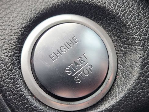 Used 2018 Mercedes-Benz GLC 300 image 21