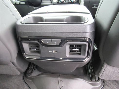 Used 2024 GMC Sierra 2500 AT4X AWD/4WD image 37