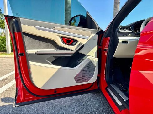 Used 2024 Lamborghini Urus S image 16