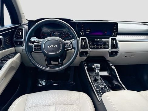 Used 2023 Kia Sorento S FWD image 21