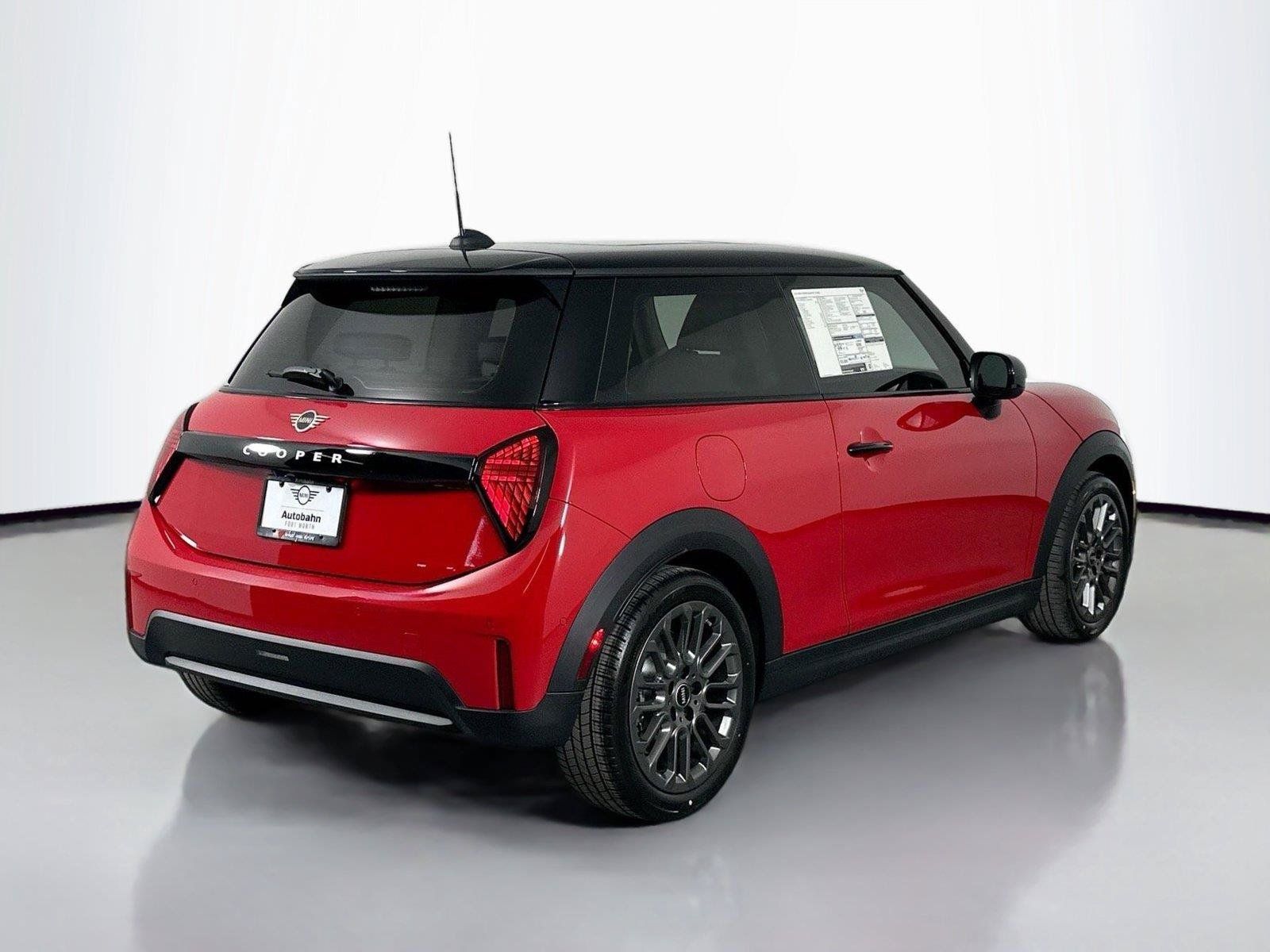 Used 2025 MINI Cooper 2-Door Hardtop FWD image 4