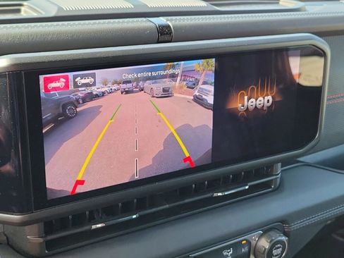 Used 2024 Jeep Wrangler Unlimited Rubicon image 36