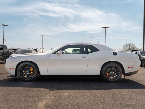 Used 2022 Dodge Challenger GT w/ Plus Package image 8