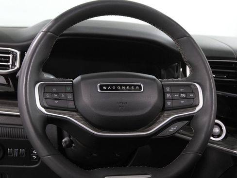 Used 2022 Jeep Wagoneer Series III w/ Premium Group I image 7