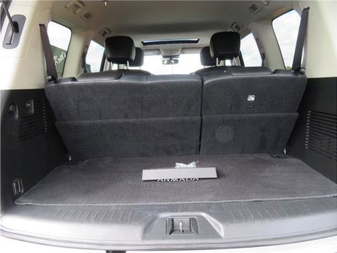 Used 2024 Nissan Armada SL w/ Captain's Chairs Package image 16