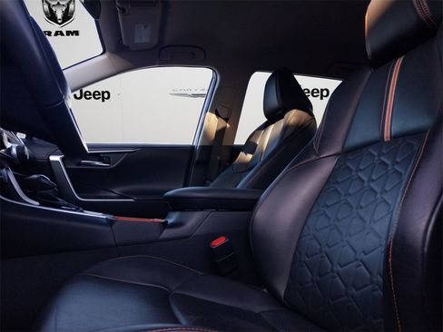 Used 2022 Toyota RAV4 Adventure image 7