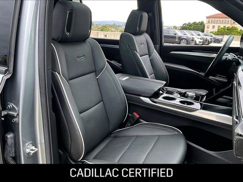 Used 2025 Cadillac Escalade ESV Sport w/ Touring Package AWD/4WD image 9