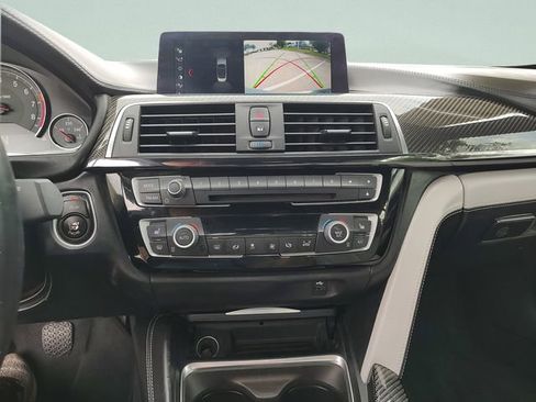 Used 2018 BMW M4 Convertible RWD image 13