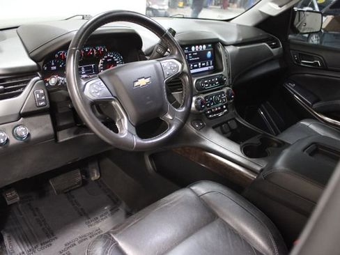 Used 2020 Chevrolet Suburban LT image 47
