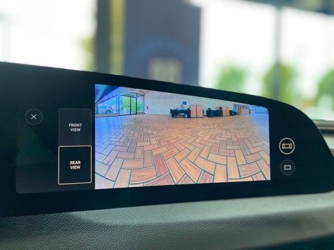 Used 2024 Lucid Air Touring AWD/4WD image 32