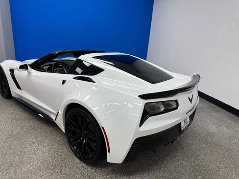 Used 2019 Chevrolet Corvette Z06 RWD image 12