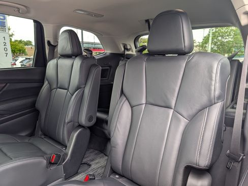 Used 2025 Subaru Ascent Touring AWD/4WD image 28