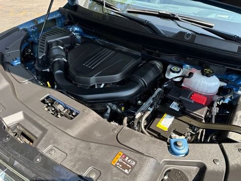 Used 2025 Chevrolet Traverse High Country FWD image 39