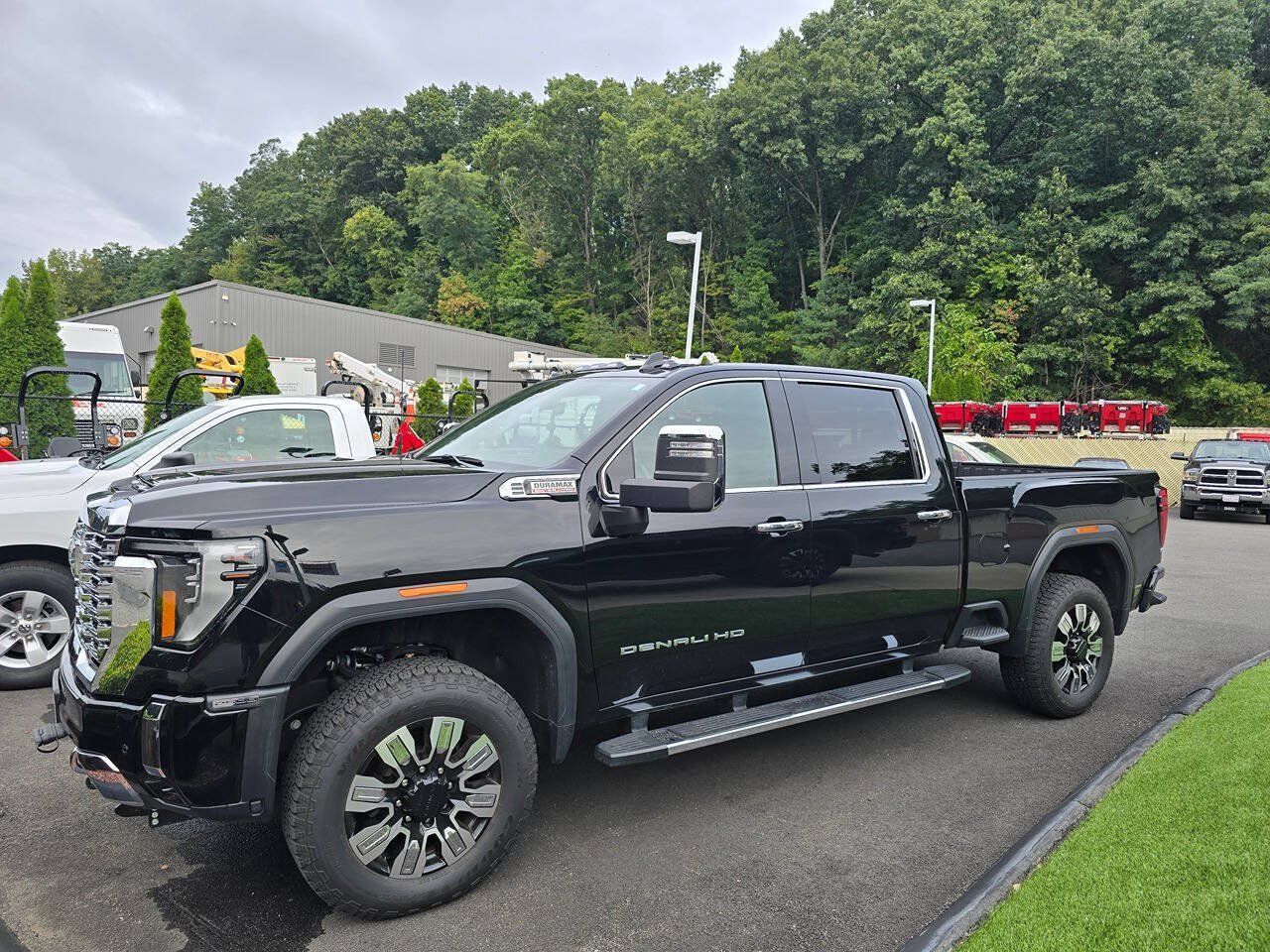Used 2025 GMC Sierra 2500 Denali w/ Denali Reserve Package AWD/4WD image 1