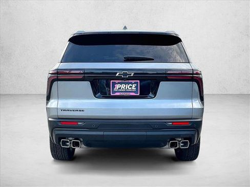 Used 2024 Chevrolet Traverse LS w/ Midnight/Sport Edition FWD image 4