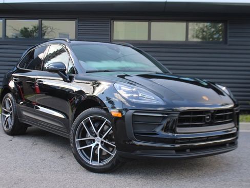 Used 2025 Porsche Macan image 9
