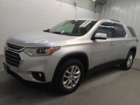Used 2018 Chevrolet Traverse LT w/ LPO, Cargo Package image 2