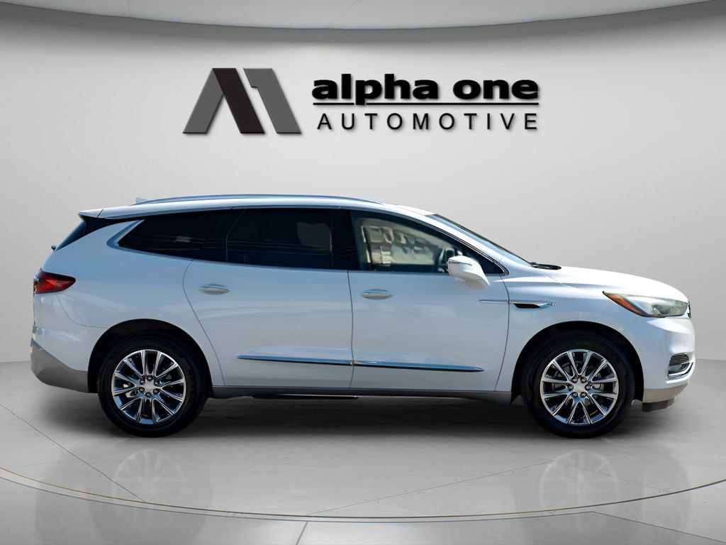 Used 2019 Buick Enclave Premium w/ Experience Buick Package FWD image 4