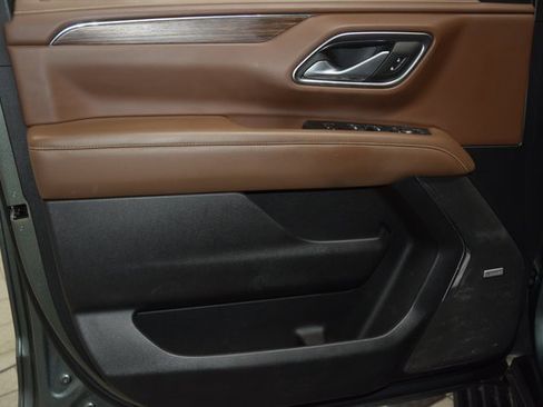 Used 2024 Chevrolet Suburban High Country image 46