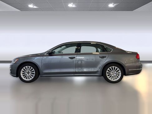Used 2016 Volkswagen Passat 1.8T SE FWD image 2