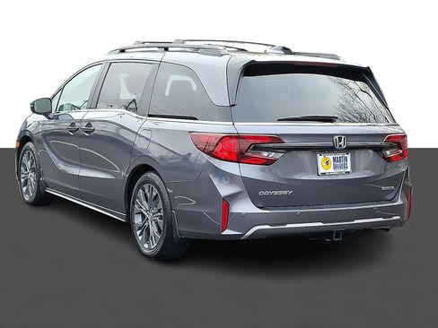 Certified 2025 Honda Odyssey Touring image 4