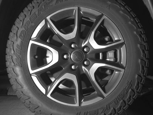 Used 2025 Jeep Compass Trailhawk AWD/4WD image 13