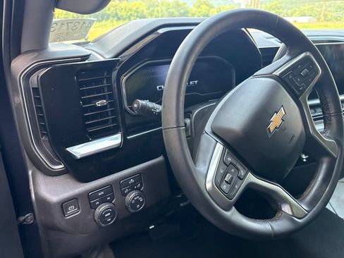 Used 2023 Chevrolet Silverado 1500 LT AWD/4WD image 11
