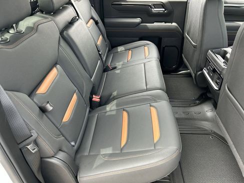 Used 2025 GMC Sierra 1500 AT4 w/ AT4 Premium Package image 27