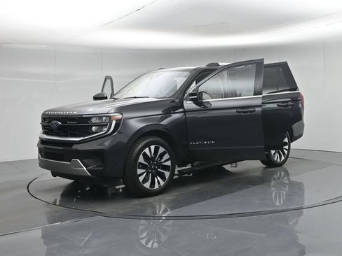 Certified 2025 Ford Expedition Platinum w/ Driver's Package AWD/4WD image 36