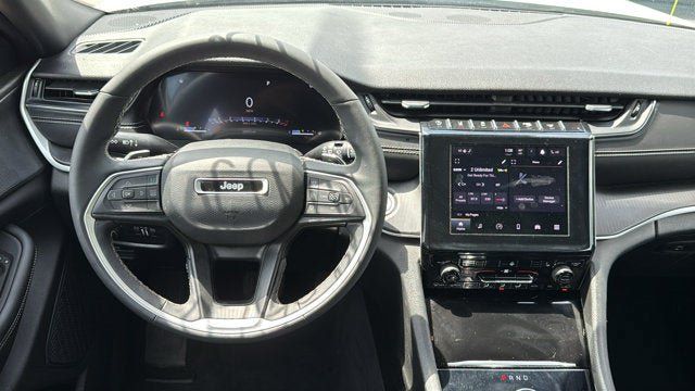 Used 2023 Jeep Grand Cherokee Altitude AWD/4WD image 28